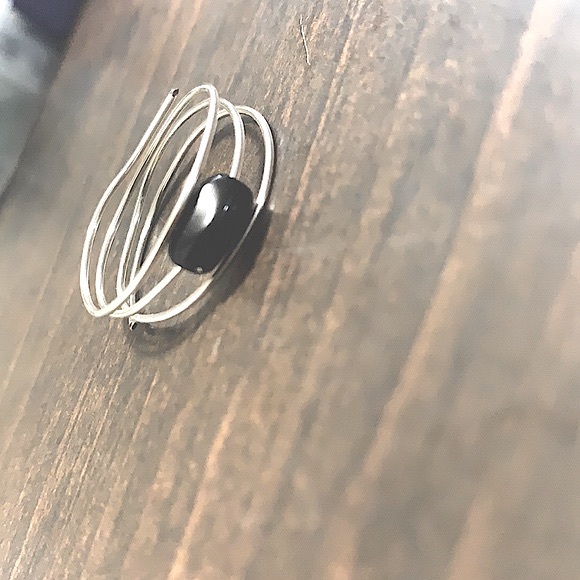 NEW: CHIC & STYLISH•ONYX GEMstone•Adjustable•Silver Wrapped Ring•Unisex Jewelry - Picture 13 of 16